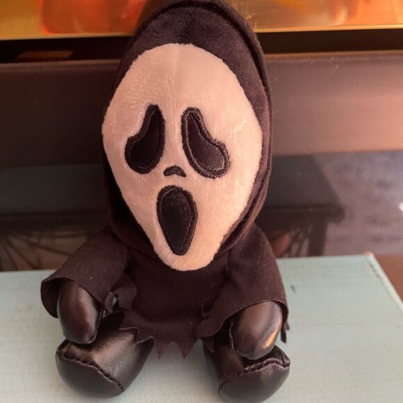 Kidrobot Scream Ghost Face Plush 6 inch Doll - Picture 12 of 12
